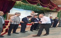 تقدیر از دو کارمند نمونه معاونت بهداشت در جشن روز کارمند