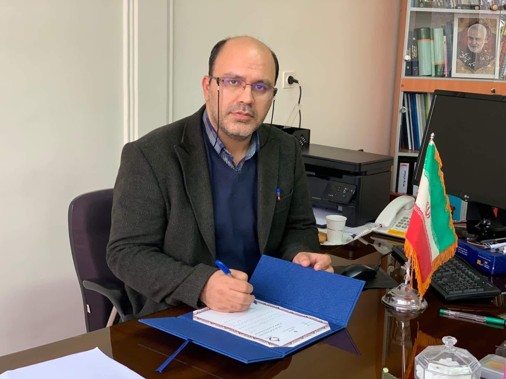 سال-نو-میلادی-و-زادروز-خجسته-پیامبر-مهر-و-مهربانی-،-حضرت-عیسی-مسیح-(ع)-مبارک-باد