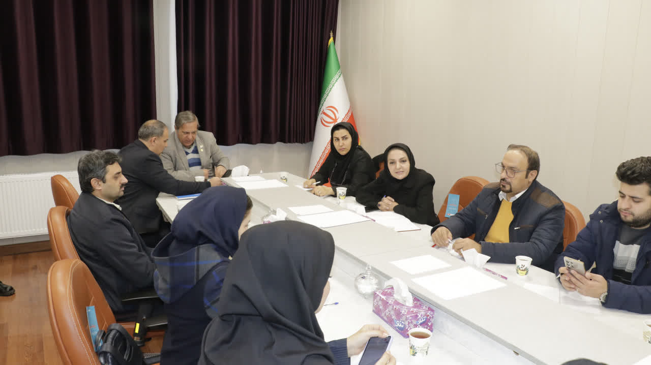 سرمایه‌گذاری-در-حوزه-پیشگیری،-آموزش-و-آگاهی‌بخشی-نه‌تنها-موجب-حفظ-سلامت-جامعه-می‌شود،-بلکه-از-تحمیل-هزینه‌های-سنگین-درمانی-به-نظام-سلامت-و-خانواده‌ها-جلوگیری-می‌کند·-